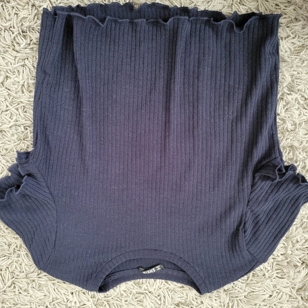 Navy blue short sleeve lettuce edge crop top